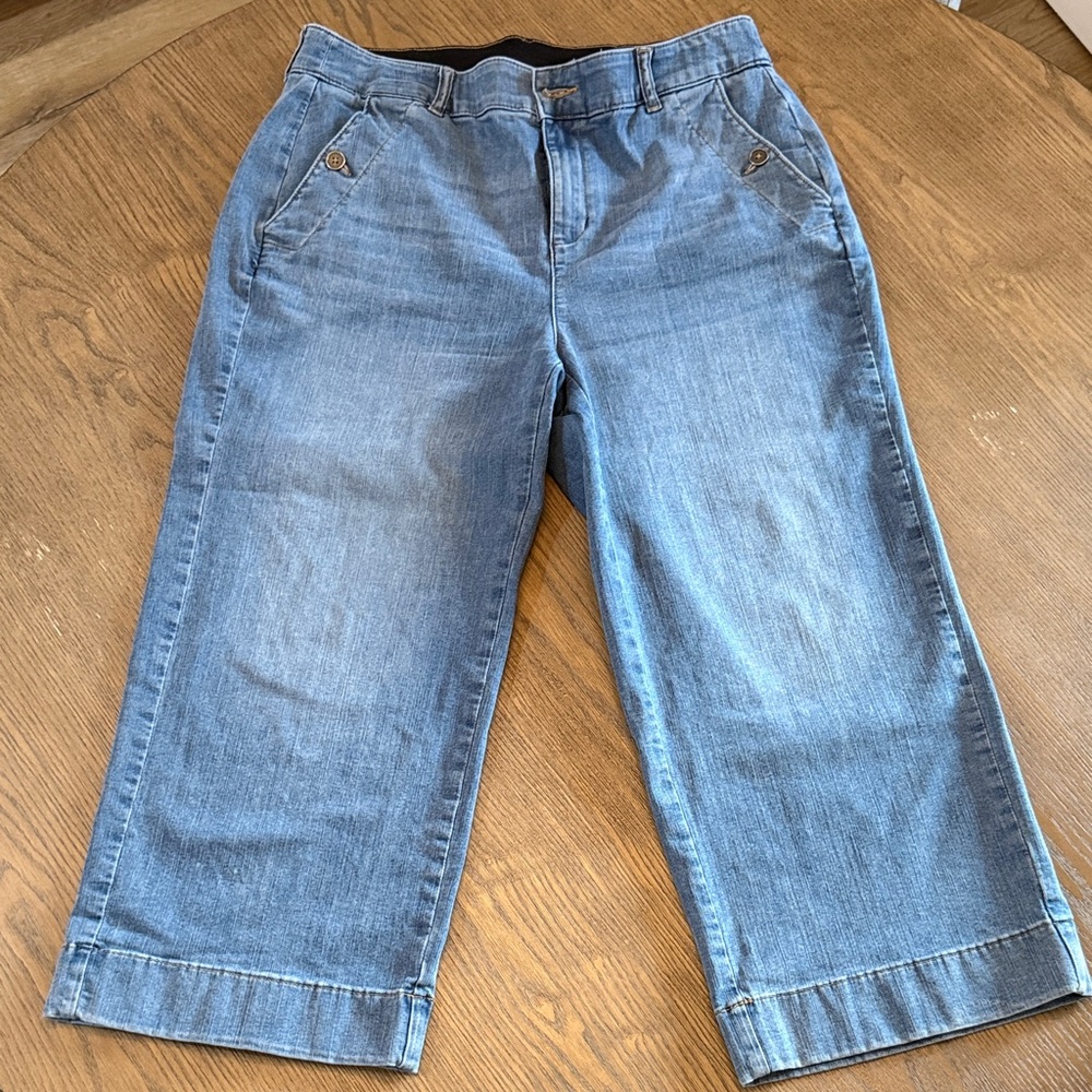 Chico's Light Blue Cropped Jeans